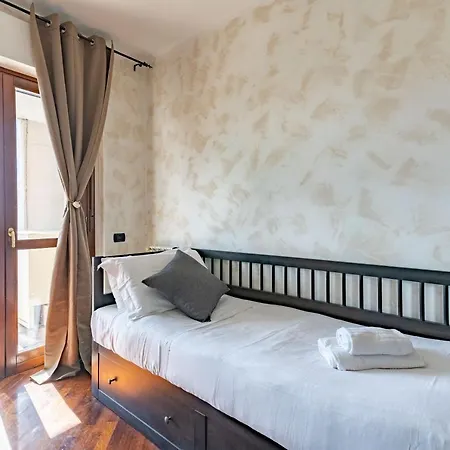 Apartment Perugino's Peaceful Sky Terrace Ponte Galeria